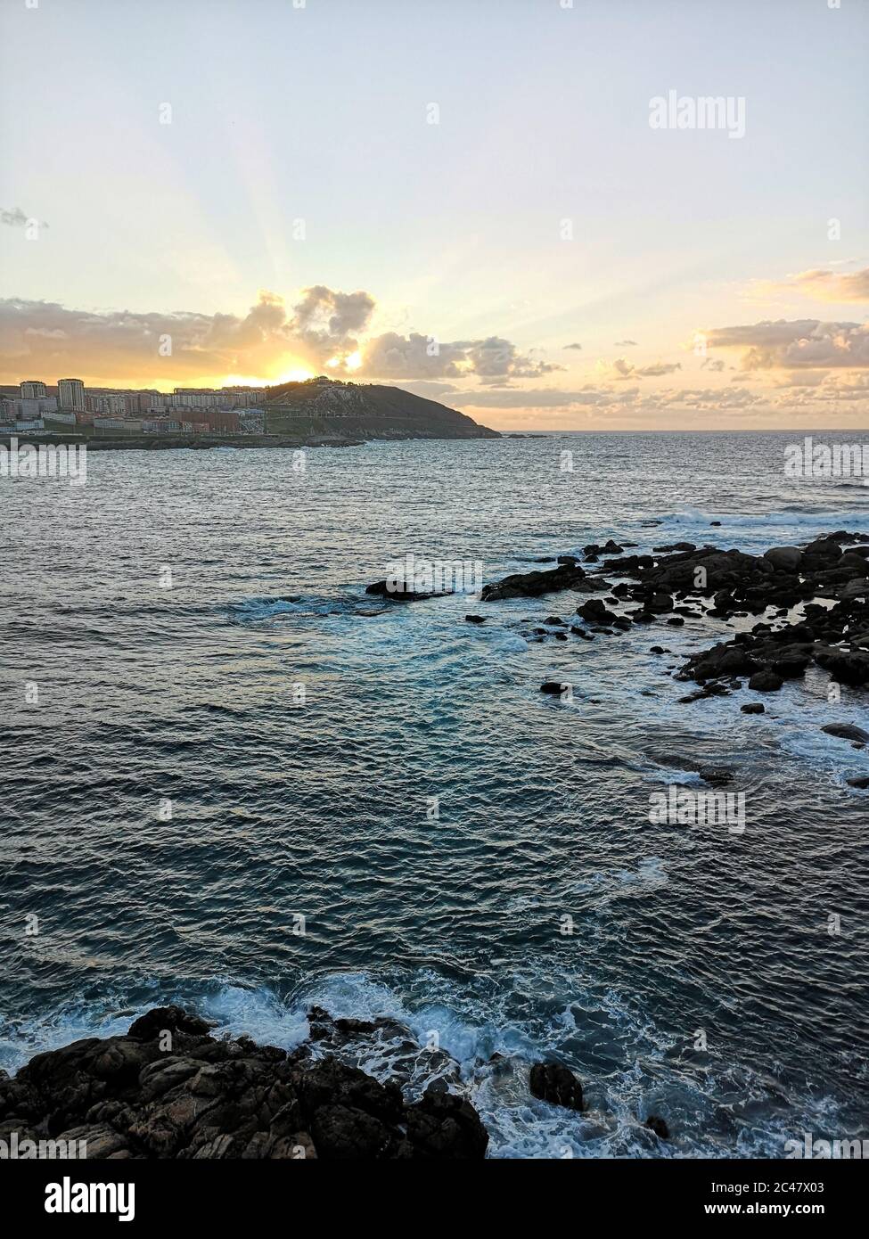 Vertical beautiful shot rocky hi-res stock photography and images - Alamy