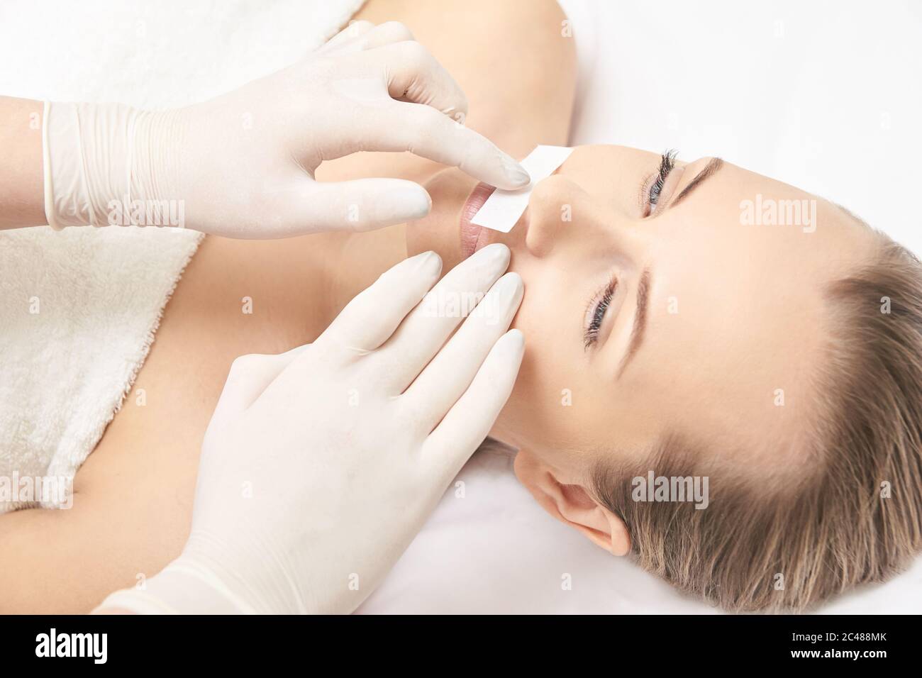 Facial waxing hires stock photography and images Alamy