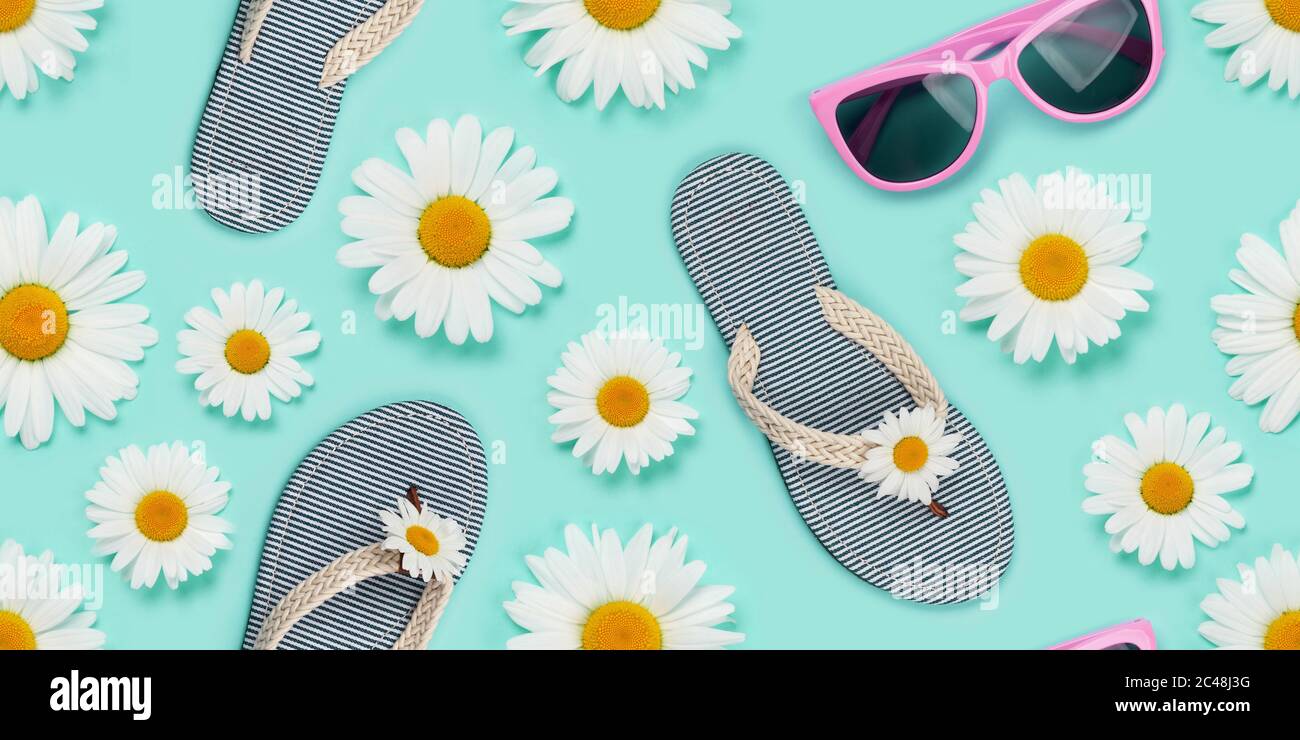 Camomile flower, sunglasses and flip flops summer seamless texture ...