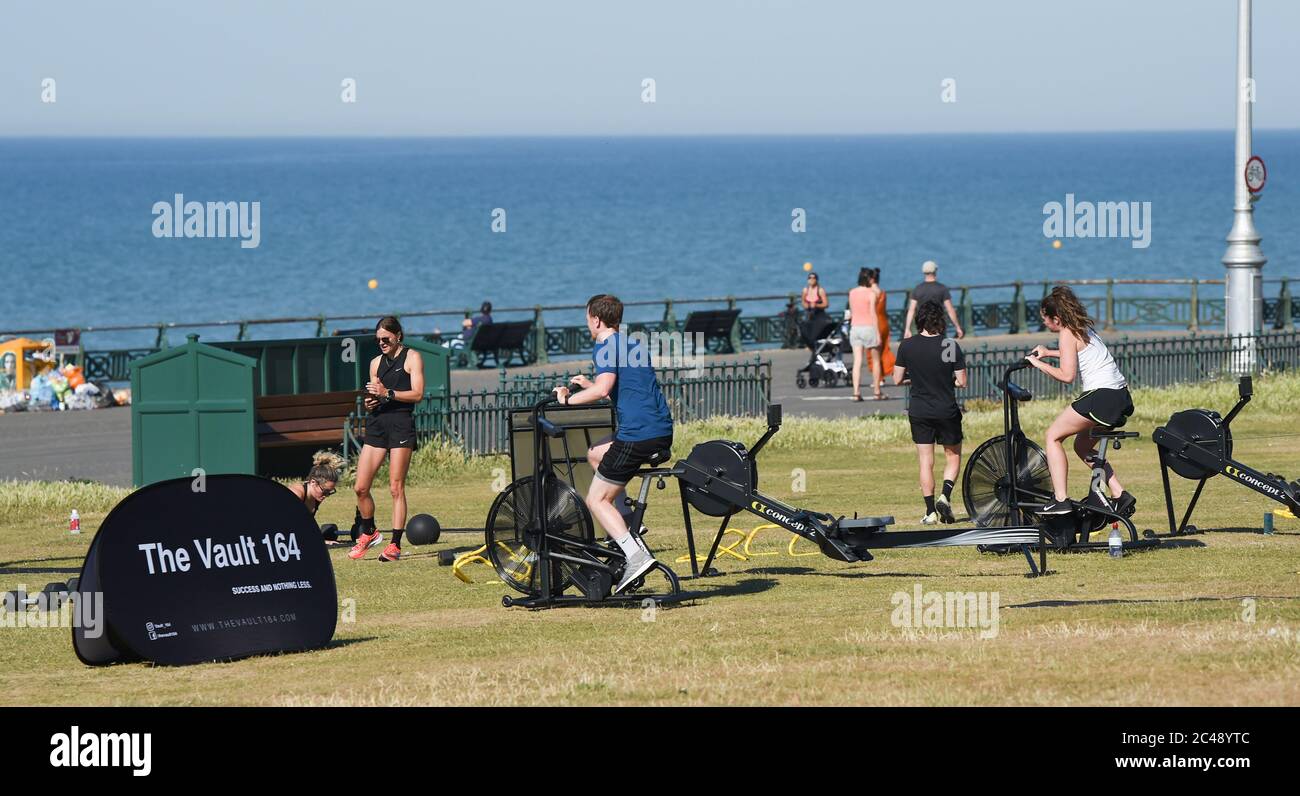 Outdoor gyms hires stock photography and images Alamy