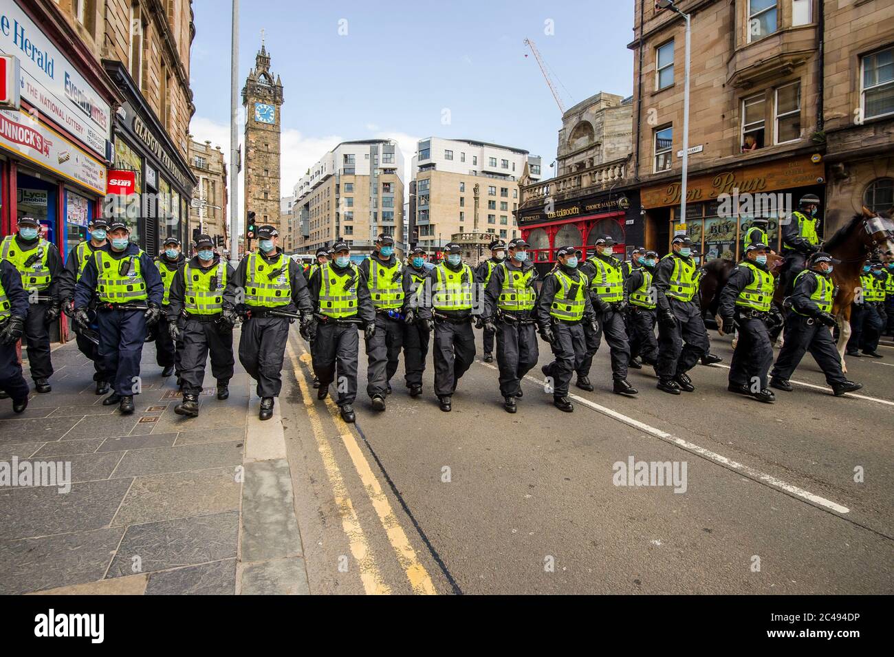Police kettle hires stock photography and images Alamy
