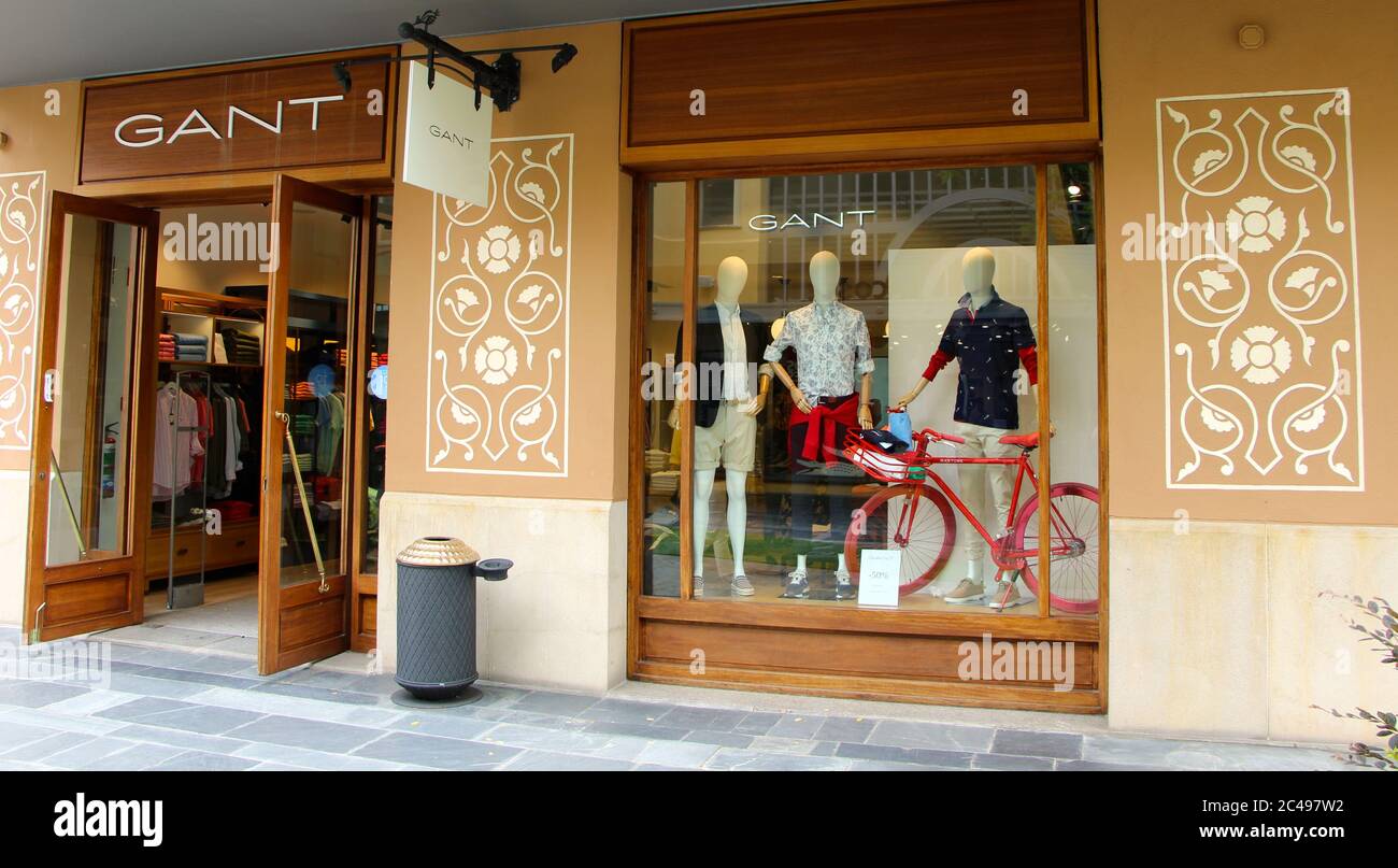 Gant shop window shop front in Las Rozas shopping mall Madrid Spain Stock  Photo - Alamy