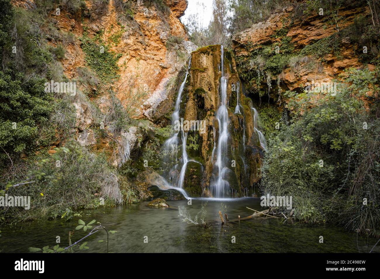 Shot beautiful waterfall hi-res stock photography and images - Alamy