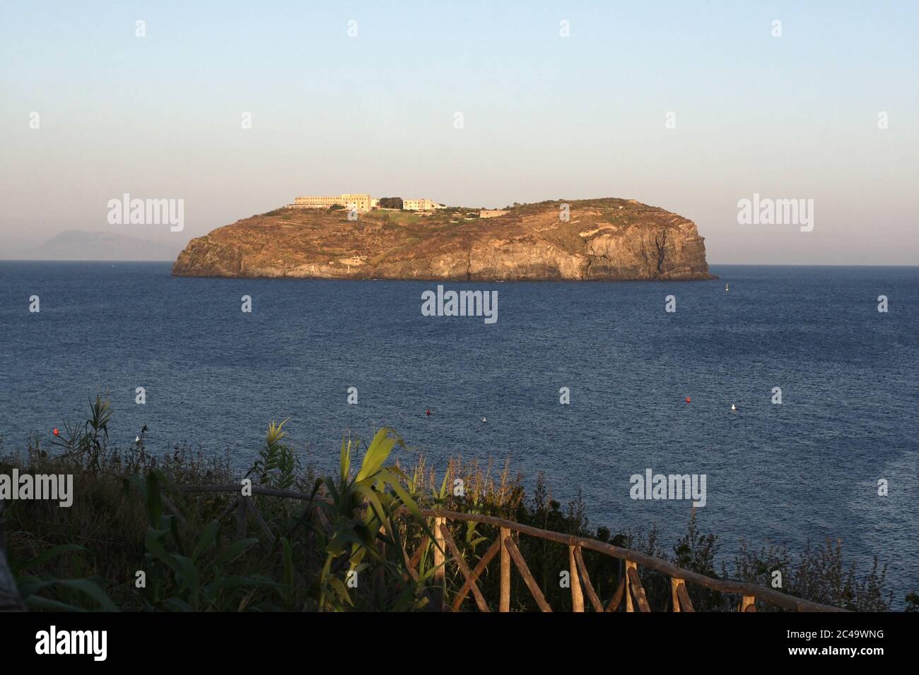 Il carcere e l'isola di Santo Stefano visti da Ventotene Stock Photo