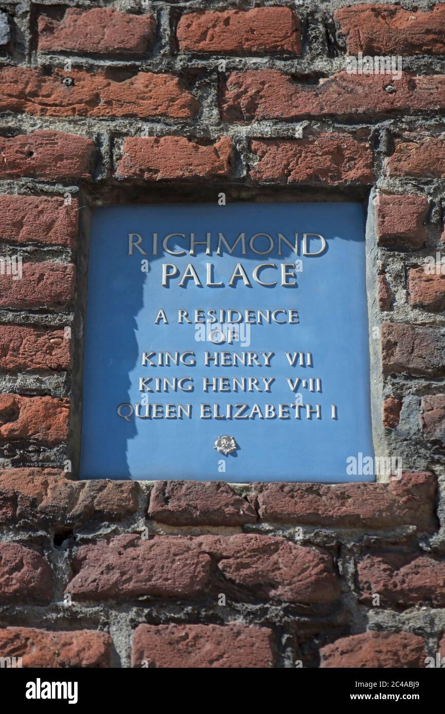 blue plaque marking the 16th century richmond palace, richmond, surrey, england, and its role as residence for henry vii, henry viii and elizabeth i Stock Photo