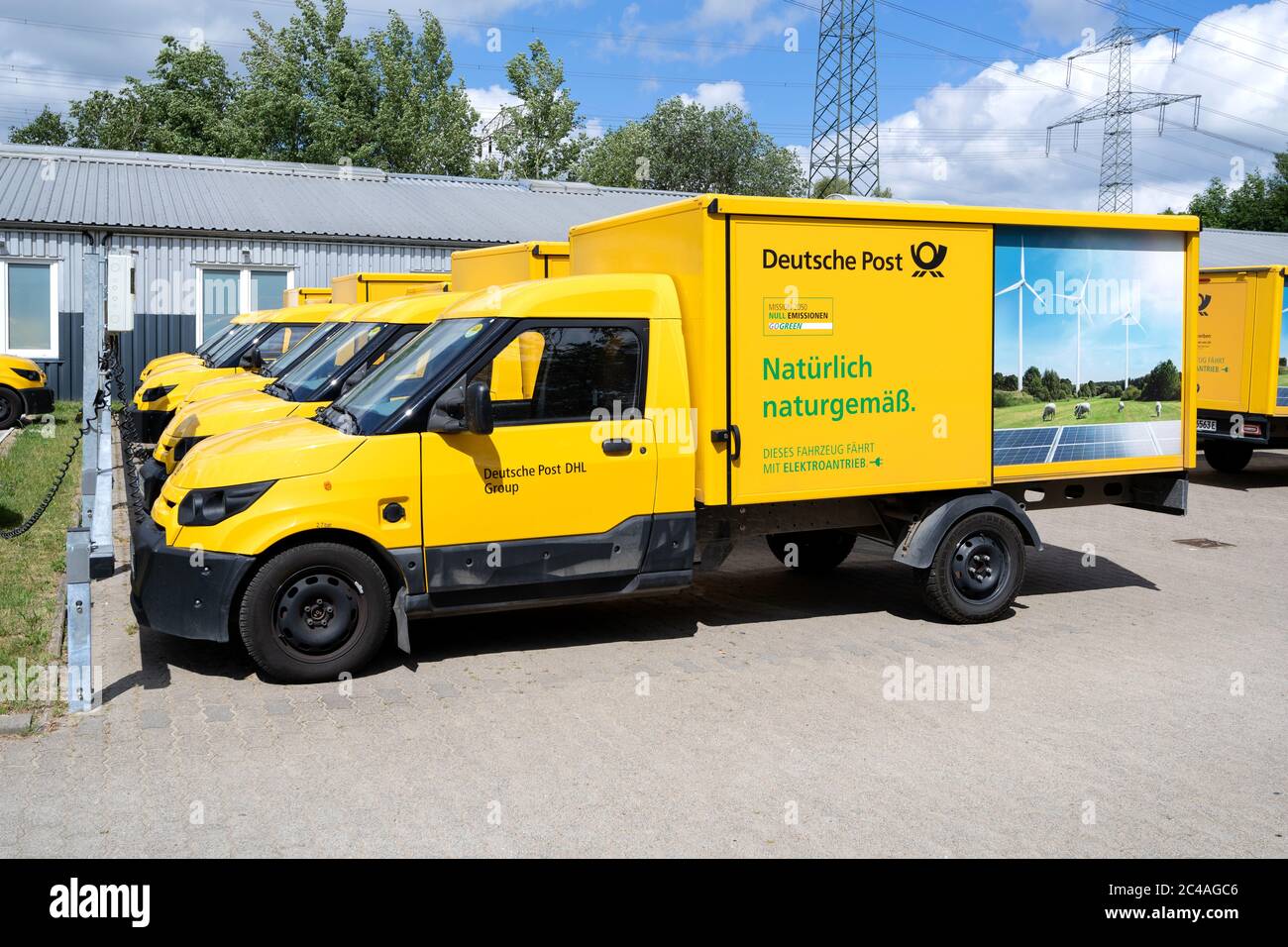 StreetScooter Work of Deutsche Post DHL Stock Photo - Alamy