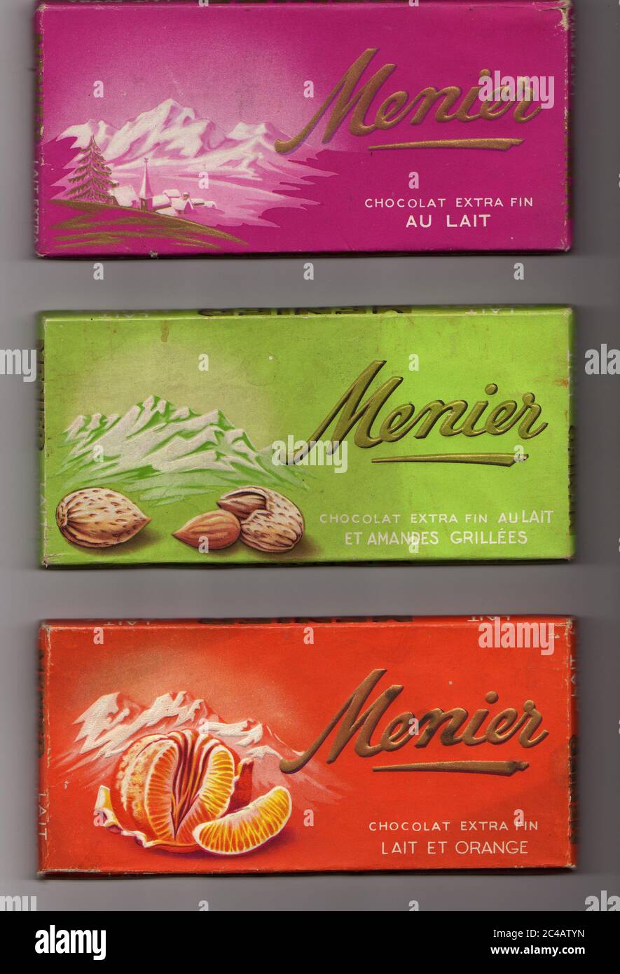 Tablettes factices chocolat Menier vers 1950 /  Menier chocolate dummy tablets around 1950 Stock Photo