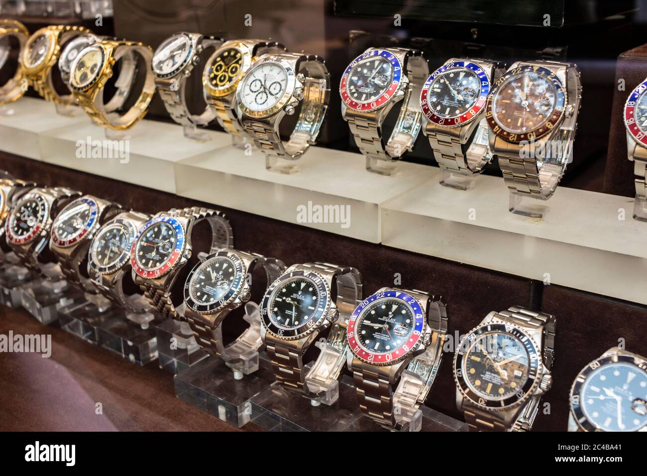 September 4, 2019 - Rome, Lazio, Italy - Rolex watches on display in the  window of a jeweler, watchmaker. Rolex Oyster Perpetual Submariner Stock  Photo - Alamy
