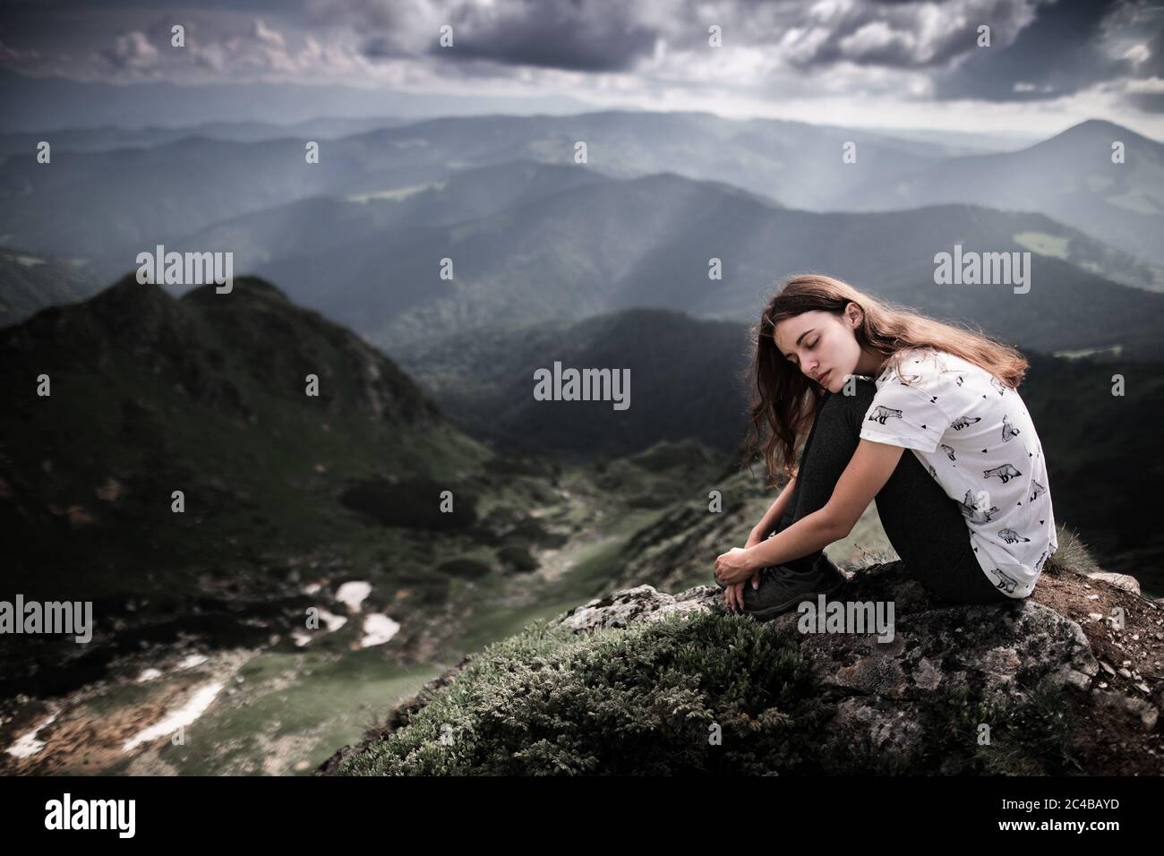 Sitting on a mountain top hi-res stock photography and images - Alamy