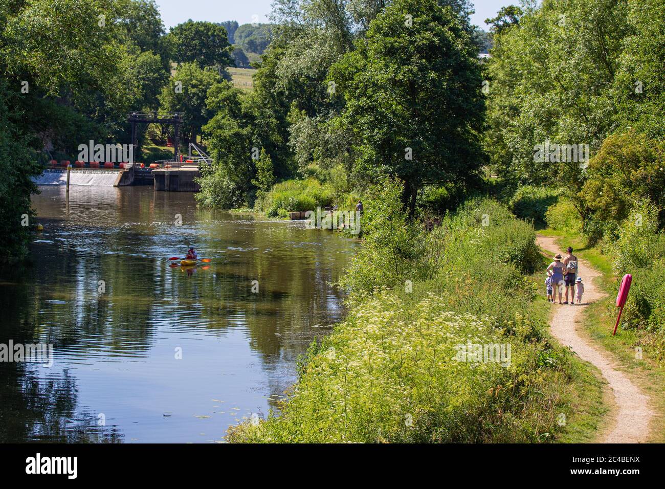 Teston bridge kent canoe hires stock photography and images Alamy