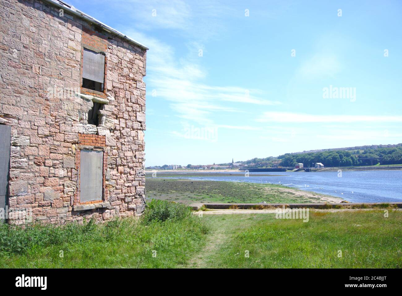 Ruined two-storey building near the mouth of the River Tweed, Berwick-upon-Tweed, Northumberland, UK. Stock Photo