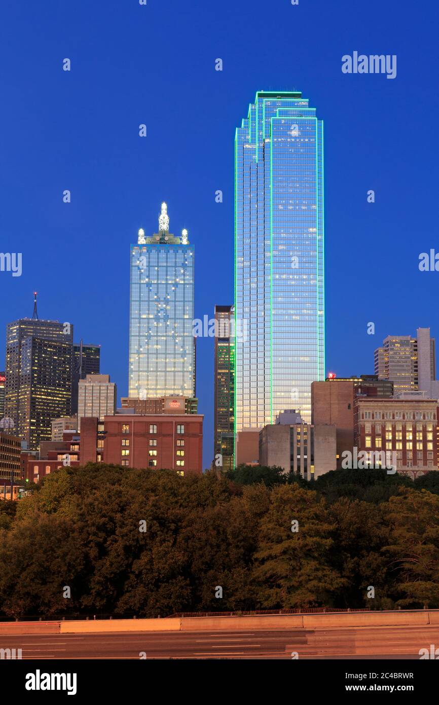Dallas skyline sunset hi-res stock photography and images - Alamy
