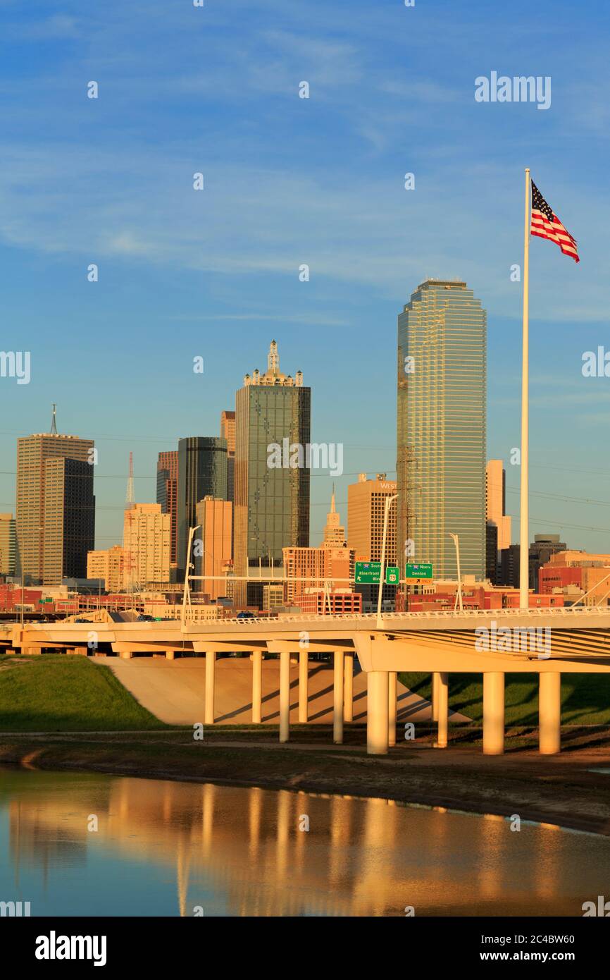 Trinity River & skyline, Dallas, Texas, USA Stock Photo - Alamy