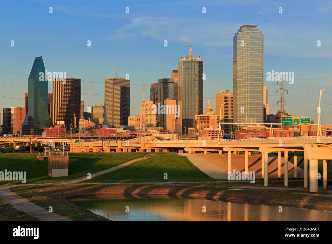 Trinity River & skyline, Dallas, Texas, USA Stock Photo Alamy