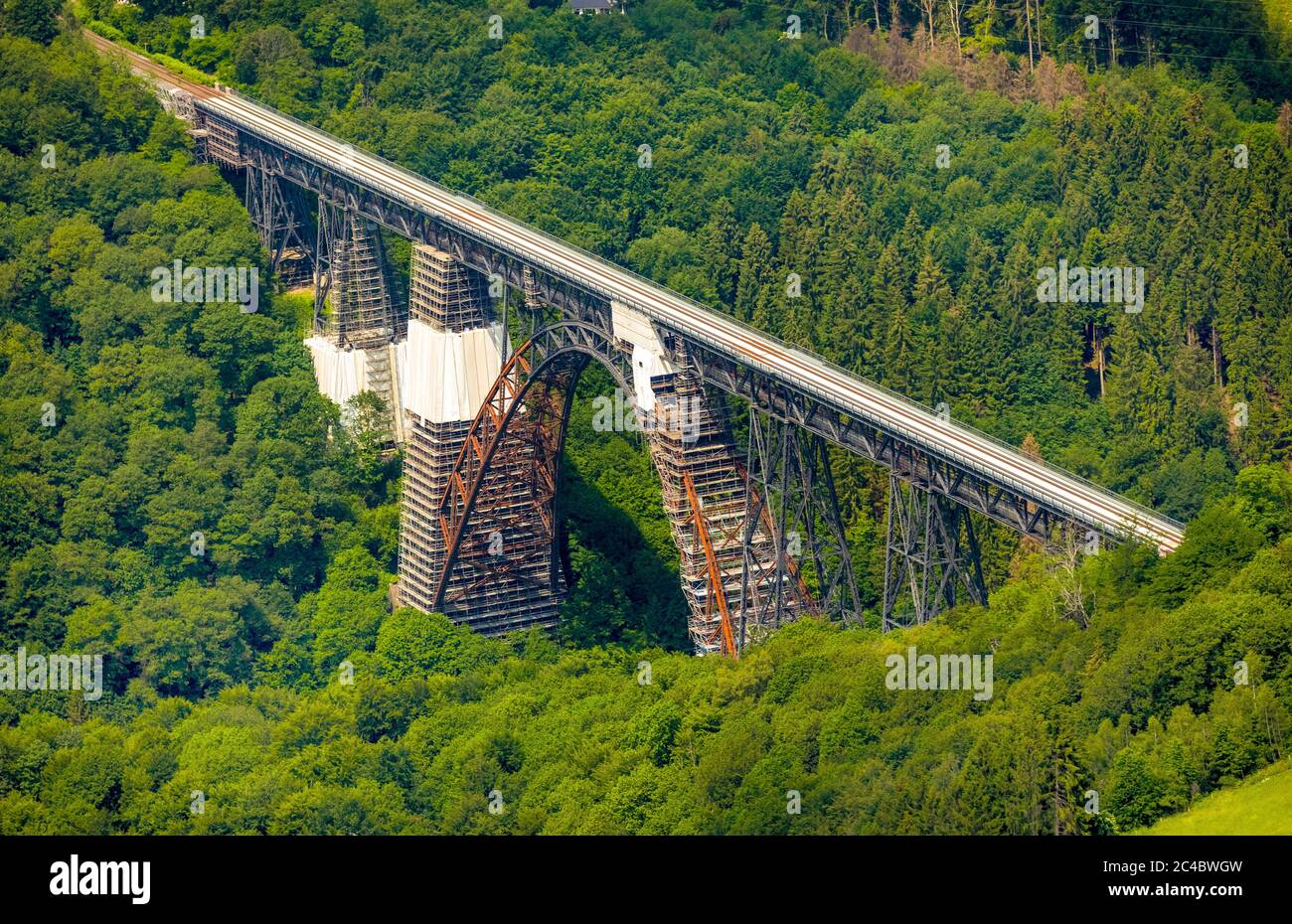 Muengsten Bridge, highest railway bridge in Germany, 05.06.2019, aerial view, Germany, North Rhine-Westphalia, Bergisches Land, Solingen Stock Photo