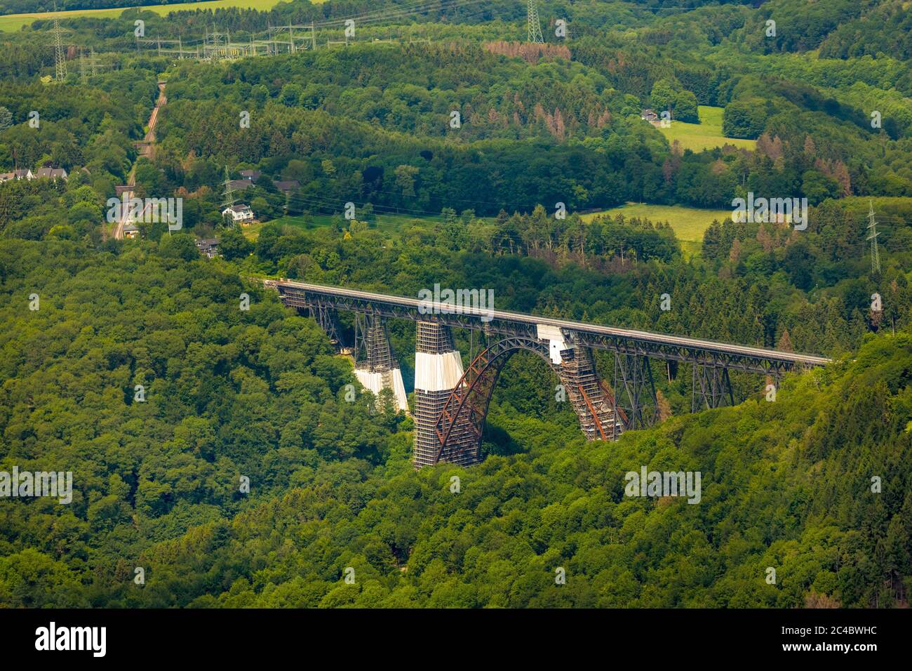 Muengsten Bridge, highest railway bridge in Germany, 05.06.2019, aerial view, Germany, North Rhine-Westphalia, Bergisches Land, Solingen Stock Photo