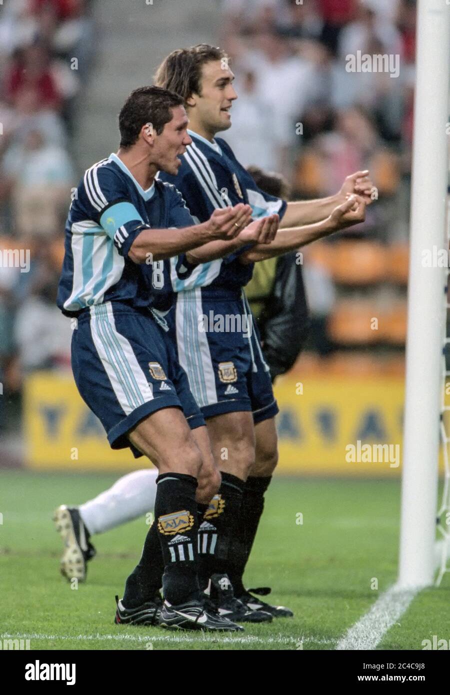 Diego simeone argentina 1998 hi-res stock photography and Diego simeone argentina 1998 hi-res stock photography and