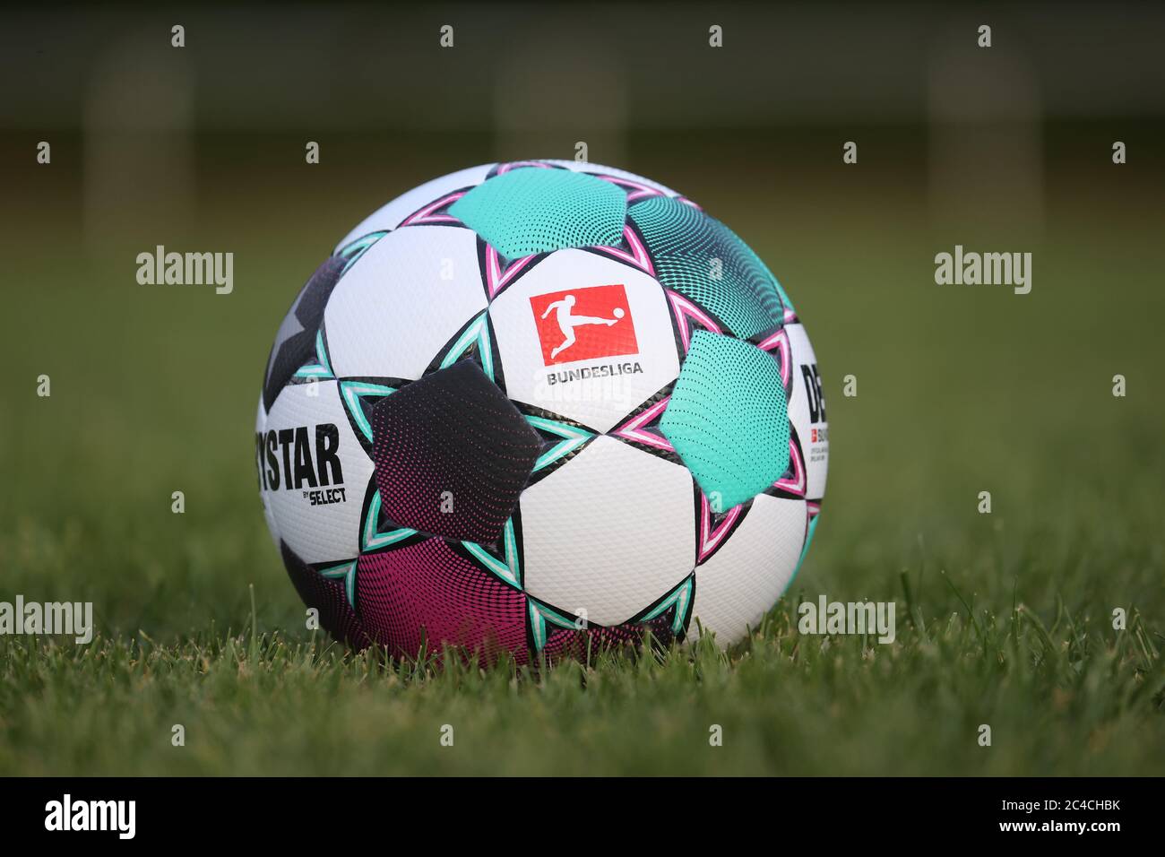 Dulmen, Deutschland. 26th June, 2020. firo: 25.06.2020 football, 2020/2021  game ball of the new season from Derbystar, pitch, cut out, deposit, Buli  logo background, ball, game ball of the season 2020/2021 DERBYSTAR