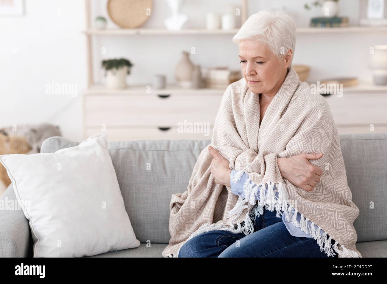 Elderly cold blanket hires stock photography and images Alamy
