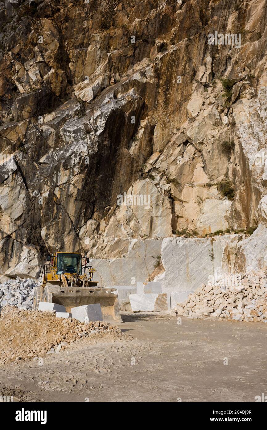 Colonata (Carrara), Italy, the famous marble quarries Stock Photo Alamy