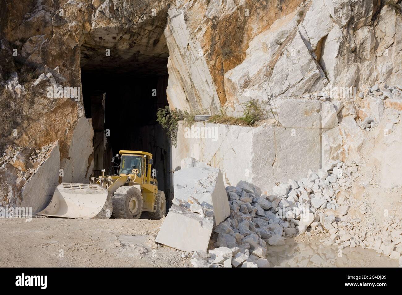 Colonata (Carrara), Italy, the famous marble quarries Stock Photo Alamy