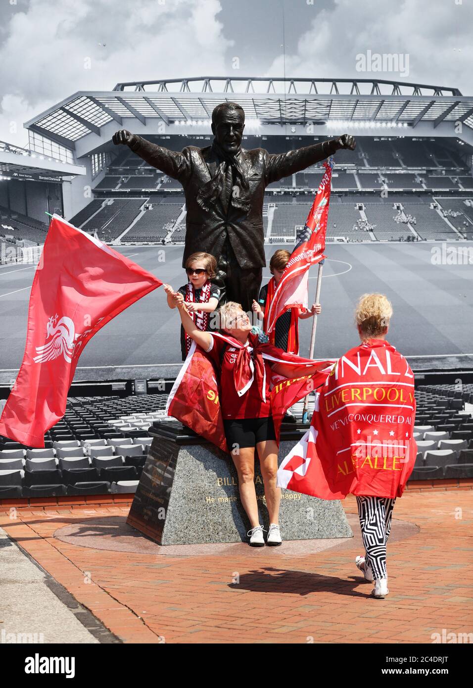 Statue outside anfield hires stock photography and images Alamy