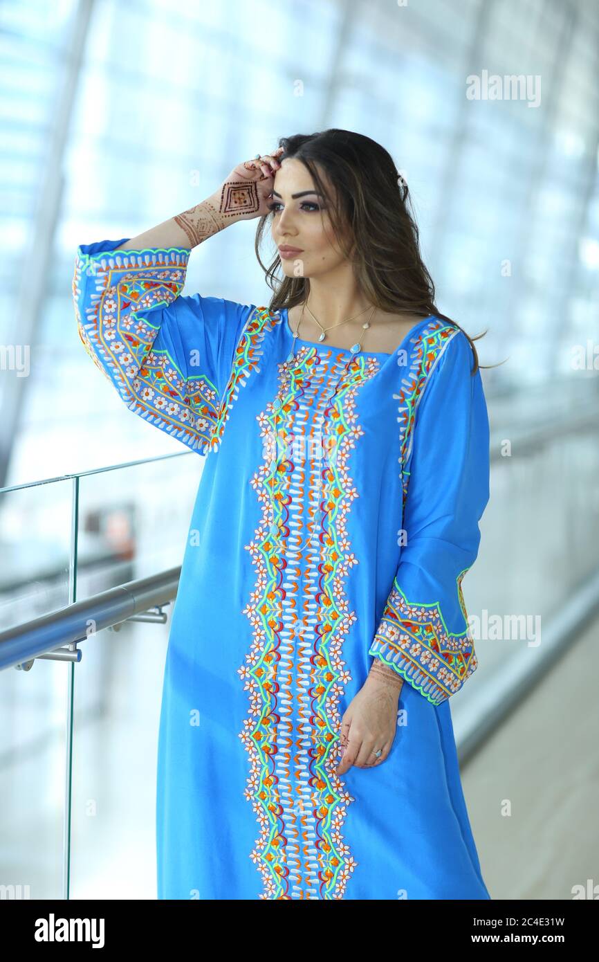 Arab Women in Traditional arab Dress Stock Photo - Alamy