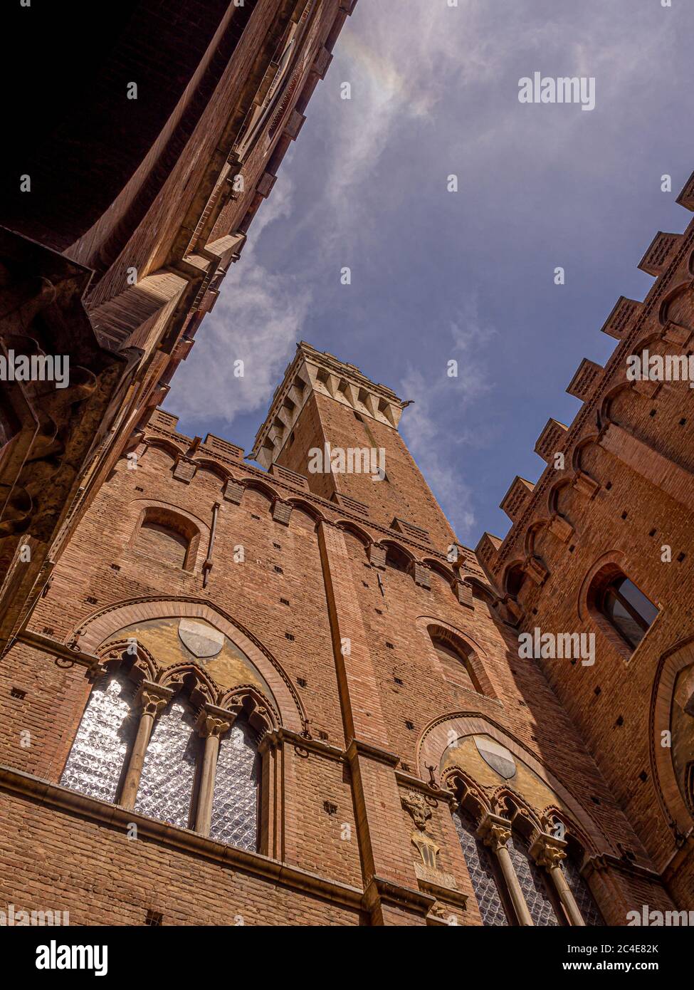 The Torre Del Mangia Siena Italy Stock Photo Alamy