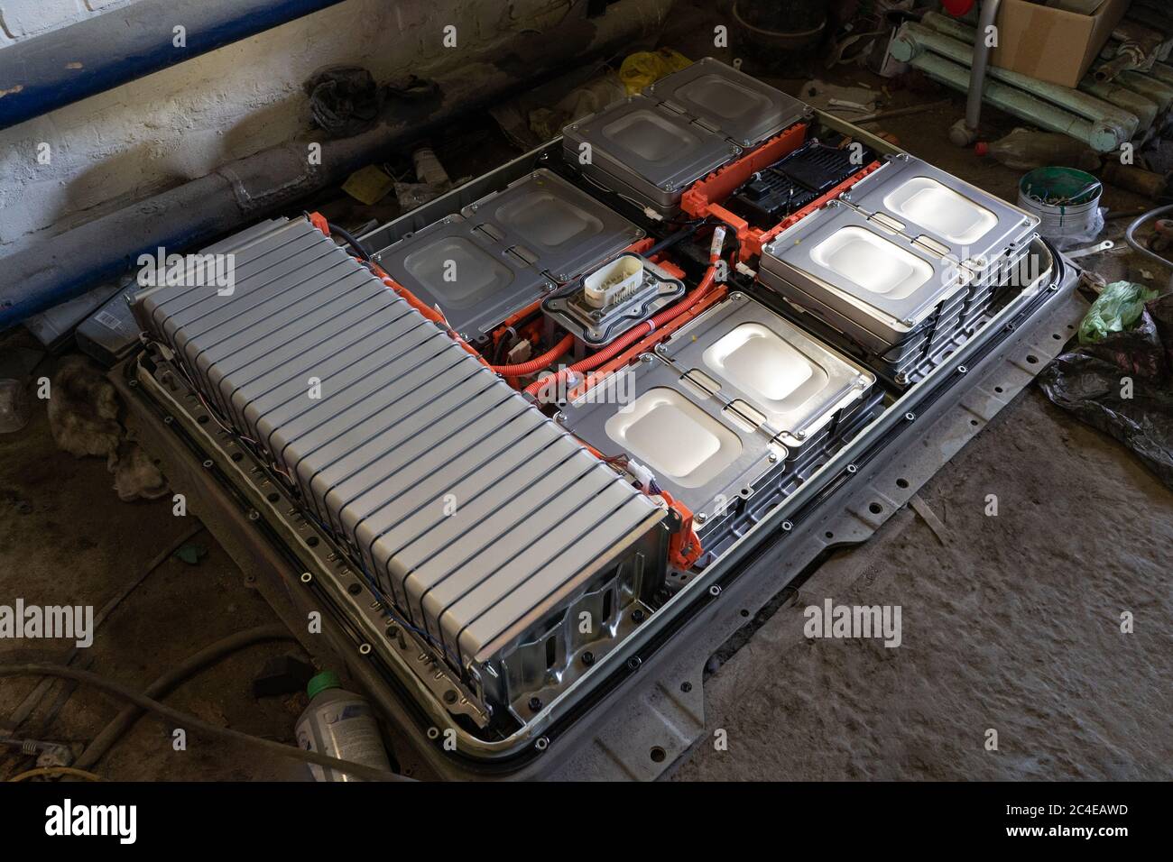 Cells of high voltage batterie from an electric car, vehicle Nissan Leaf  with zero emition. Service station of electric cars. May, 2019. Kiev,  Ukraine Stock Photo - Alamy