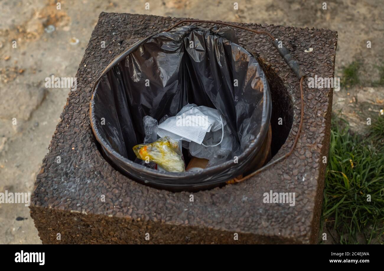 Medical waste bin hi-res stock photography and images - Alamy