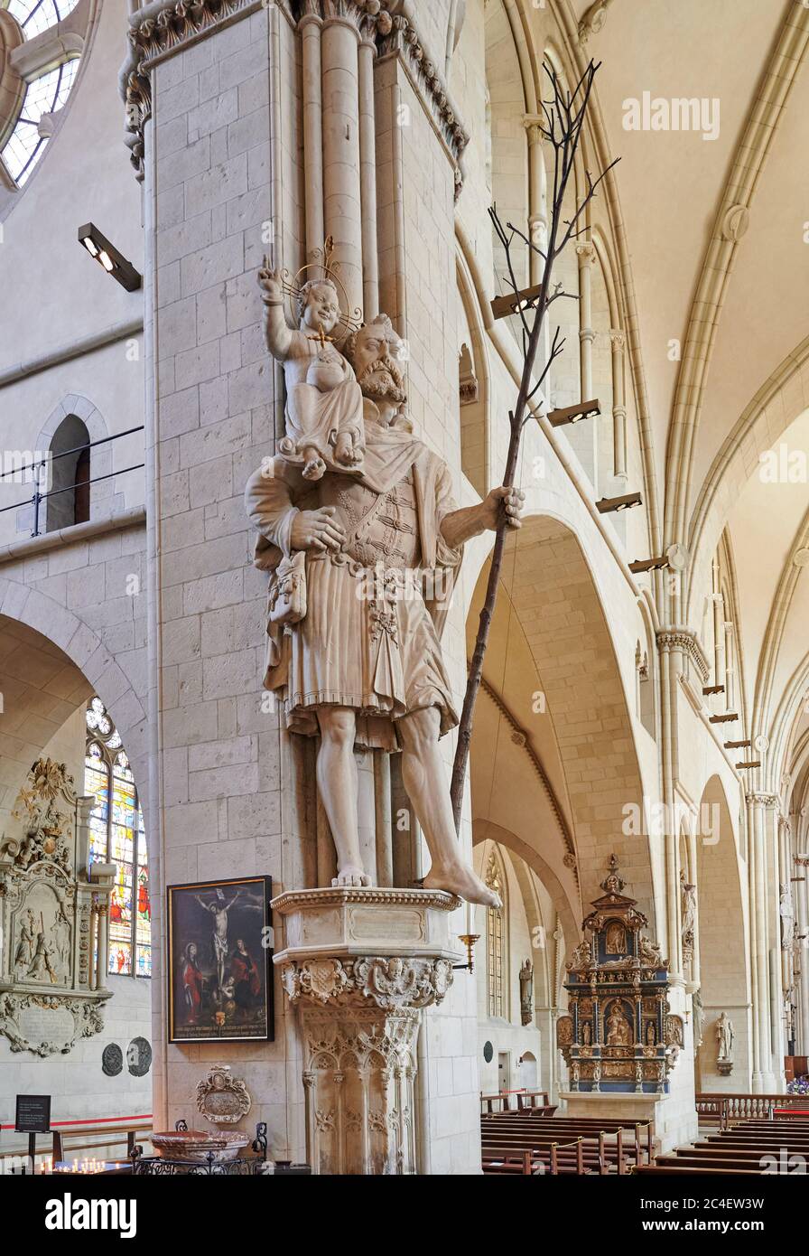 THE STATUE OF SAINT CHRISTOPHORUS, interior shot of Muenster Cathedral,  St.-Paulus-Dom, Muenster, North Rhine-Westphalia, Germany Stock Photo -  Alamy
