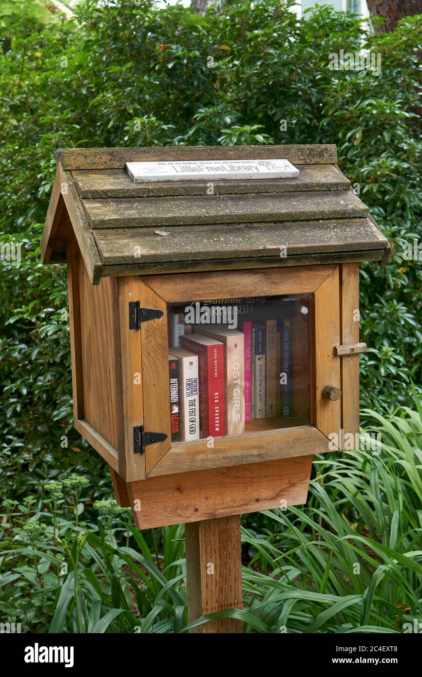 Neighborhood book box hires stock photography and images Alamy