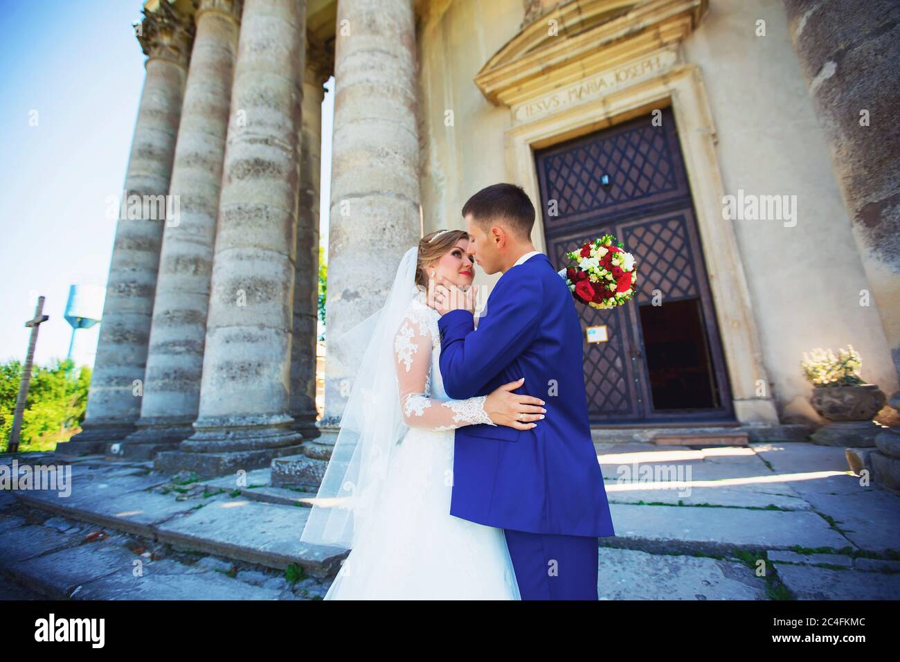 Bride groom walking around city hi-res stock photography and images - Alamy