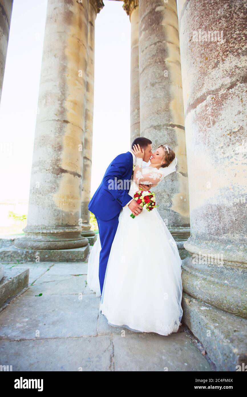 Bride groom walking around city hi-res stock photography and images - Alamy