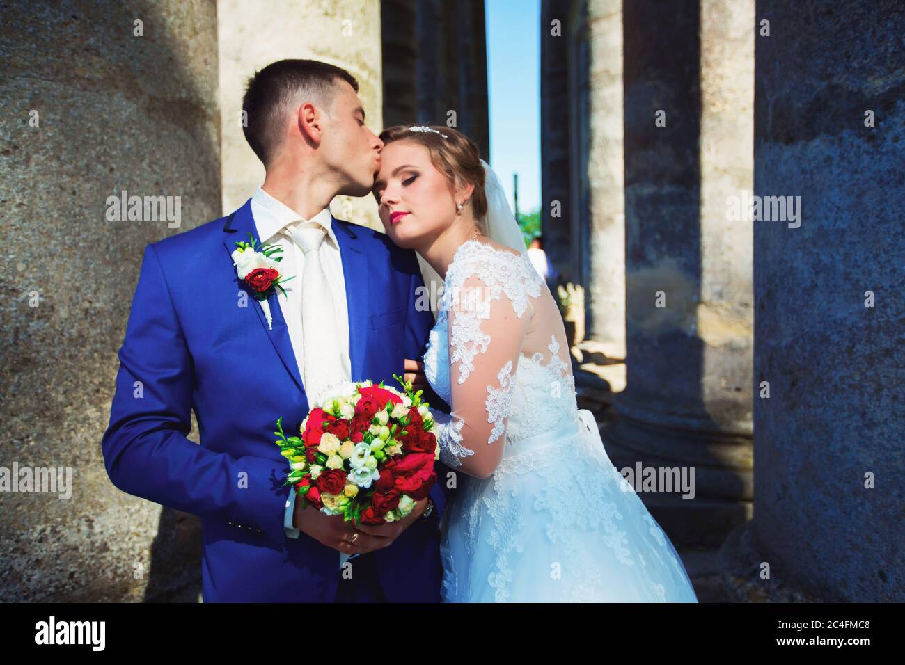 Bride groom walking around city hi-res stock photography and images - Alamy