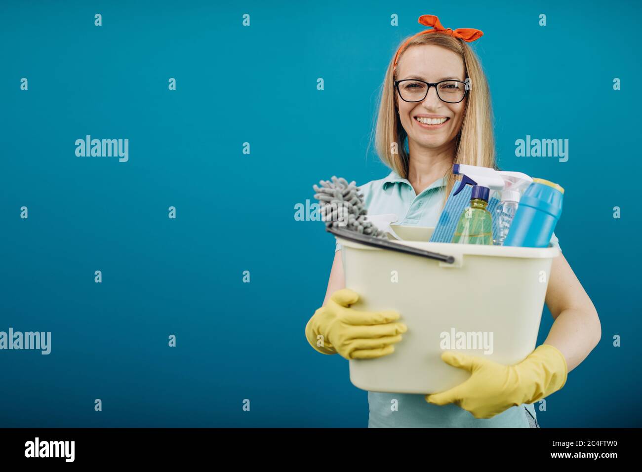 Cleaning supplies bucket hi-res stock photography and images - Alamy