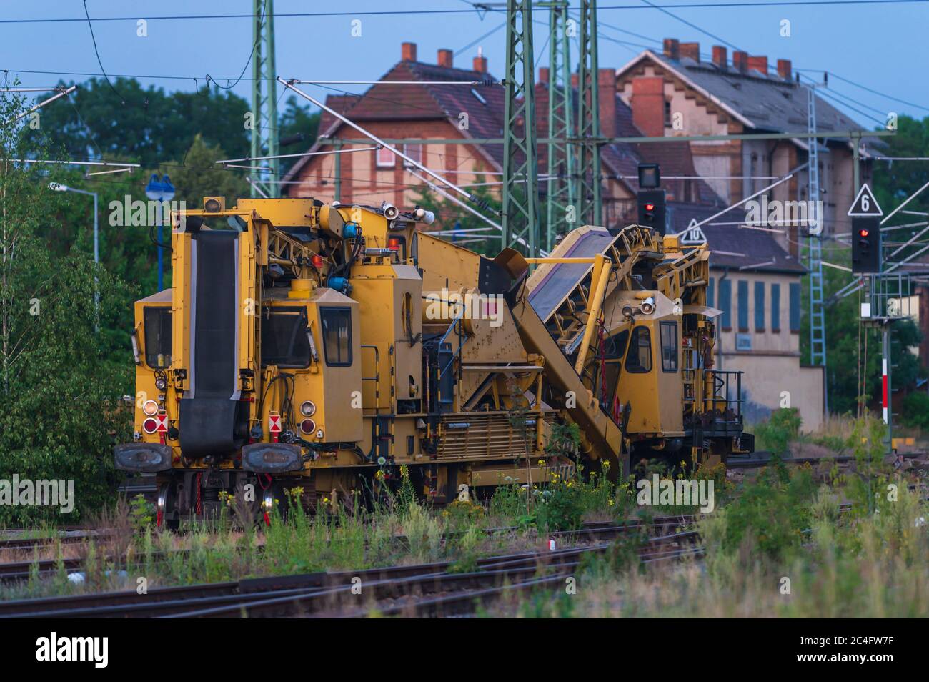 A ballast cleaning machine is a machine for cleaning the ballast of a