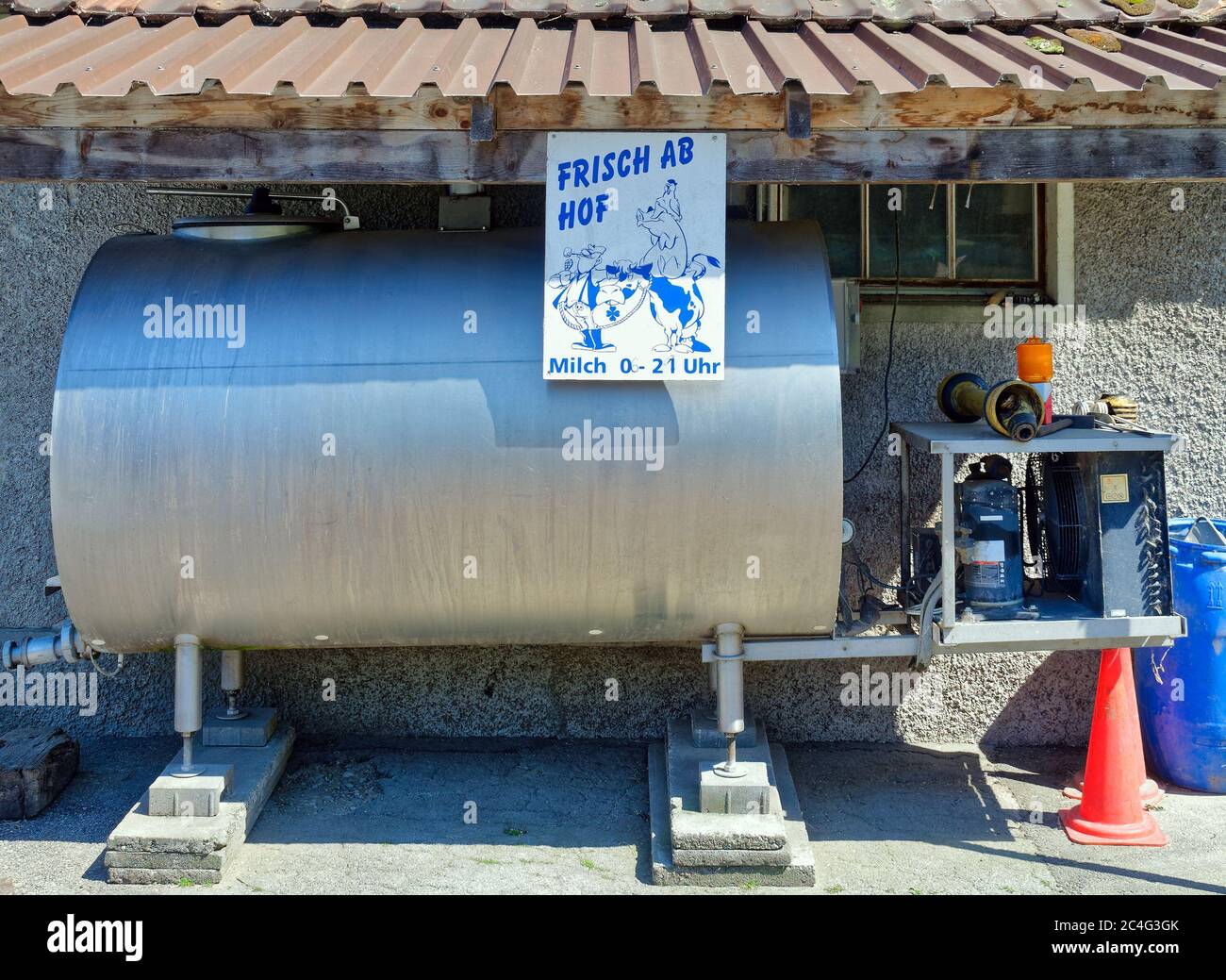 Dairy farm milk storage tank hires stock photography and images Alamy