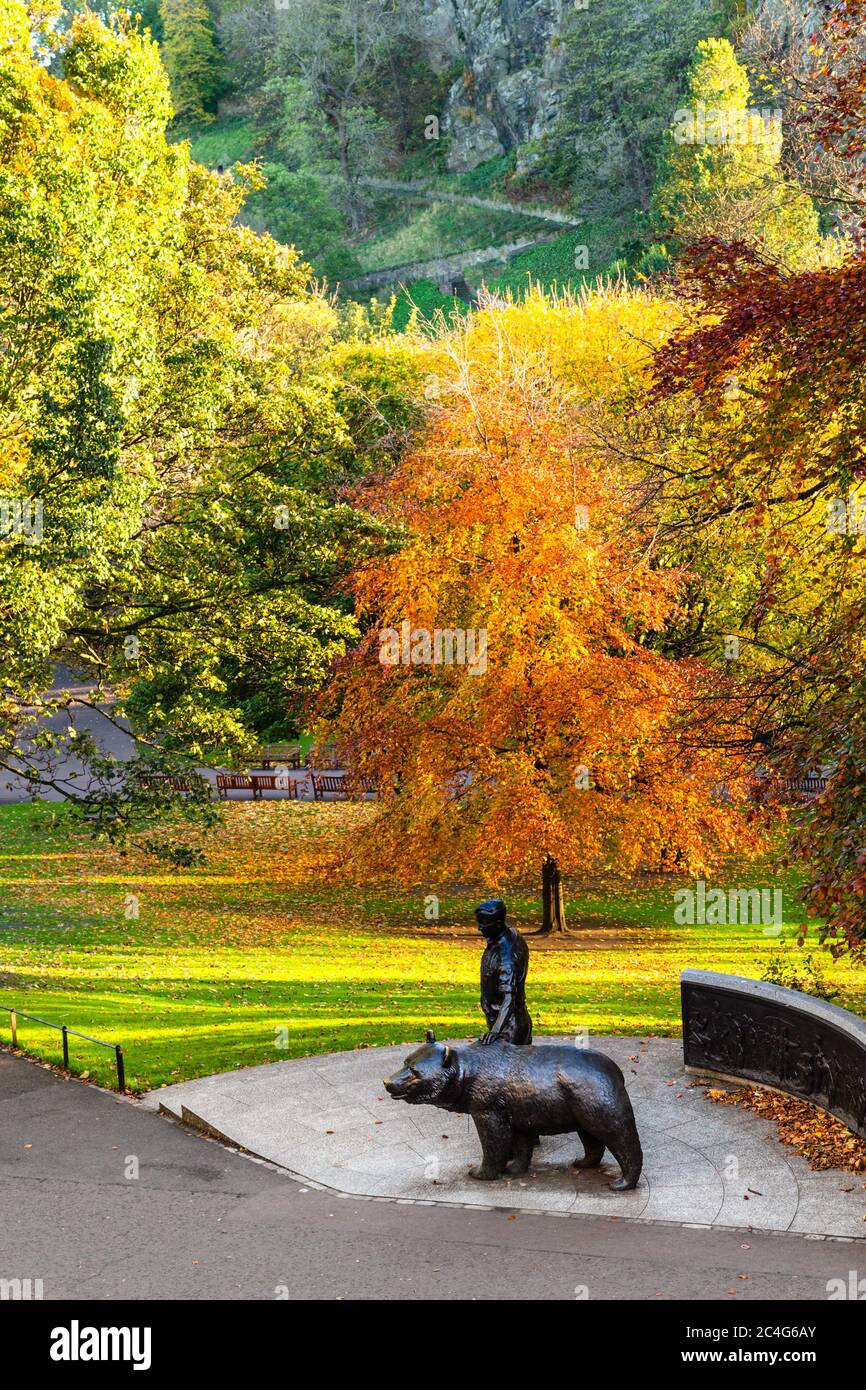 Statue of Wojtek, the 'Soldier Bear' who saw action in World War Two in Edinburgh's Princes Street Gardens, Scotland, United Kingdom. Stock Photo