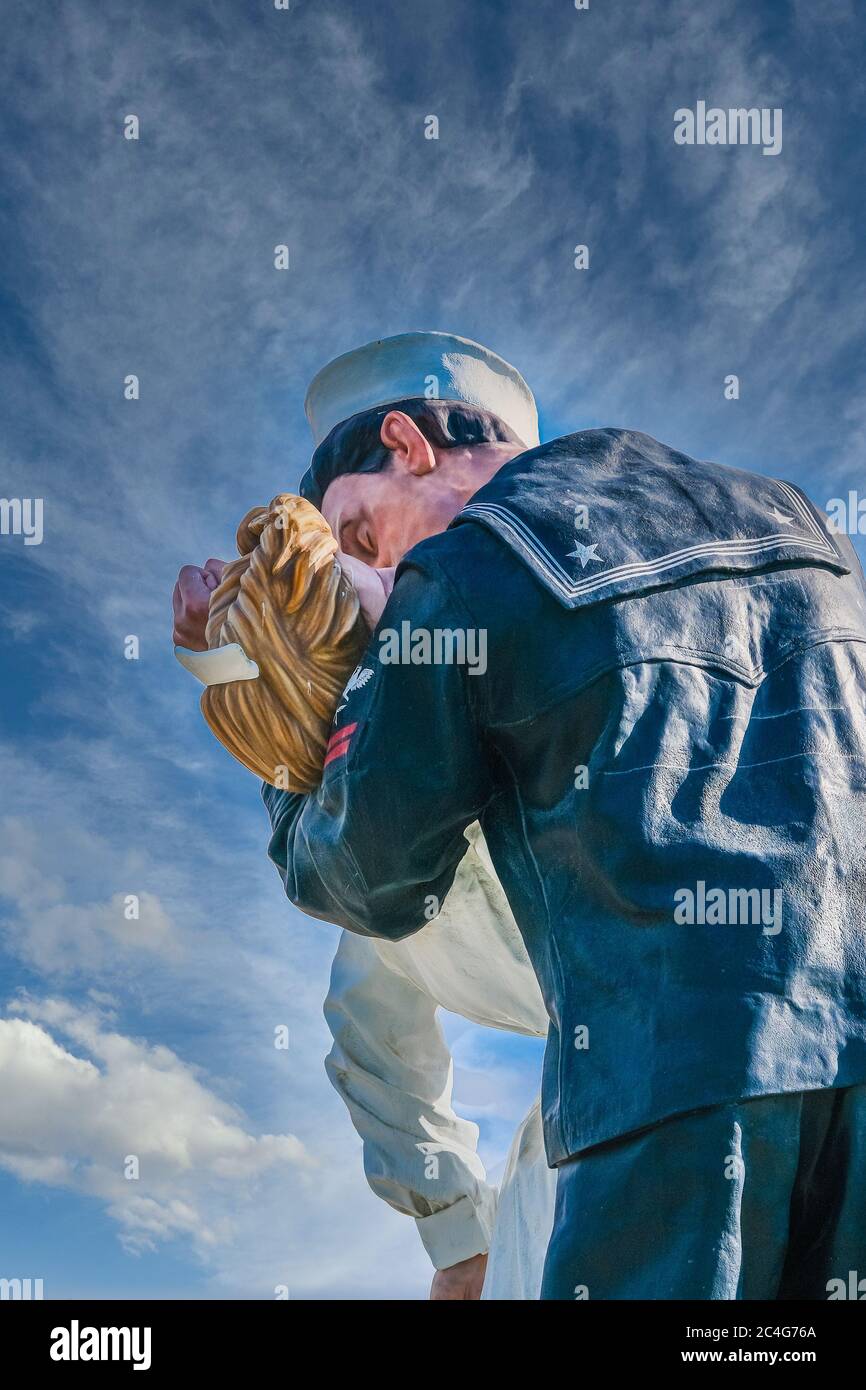 The unconditional surrender statue hires stock photography and images