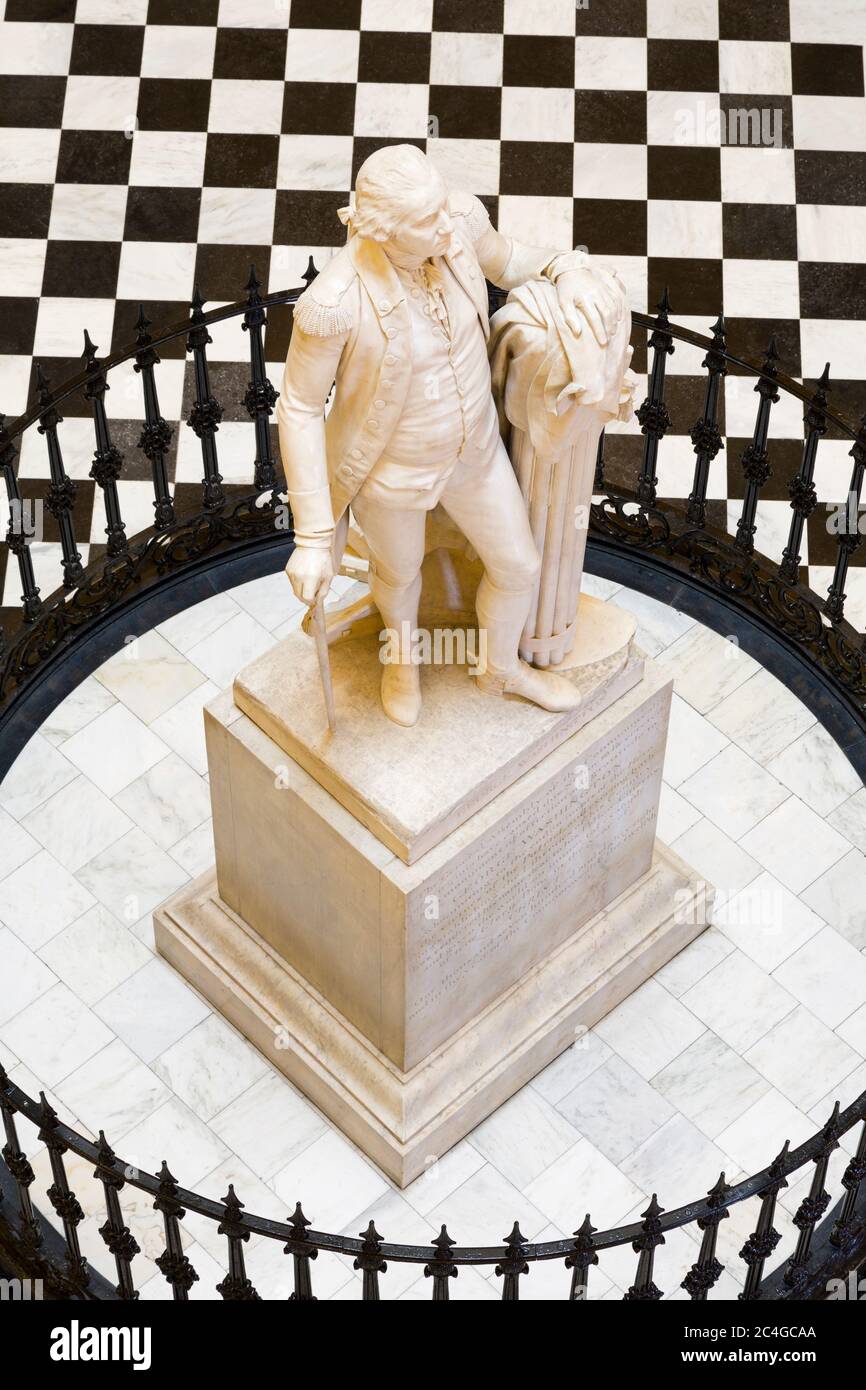 Washington statue in the rotunda, State Capitol Building