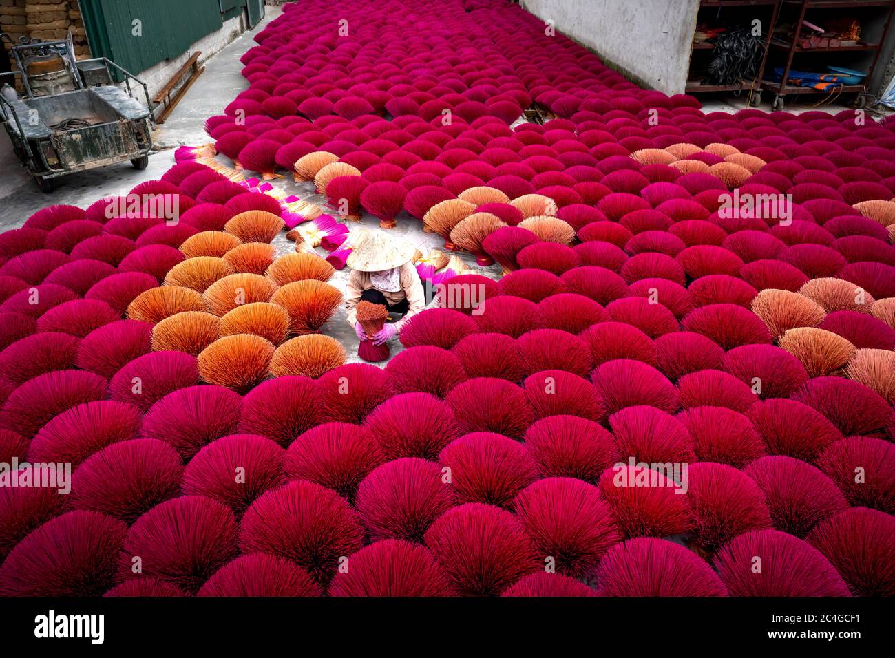 Vietnamese handmade incense sticks hi-res stock photography and images ...