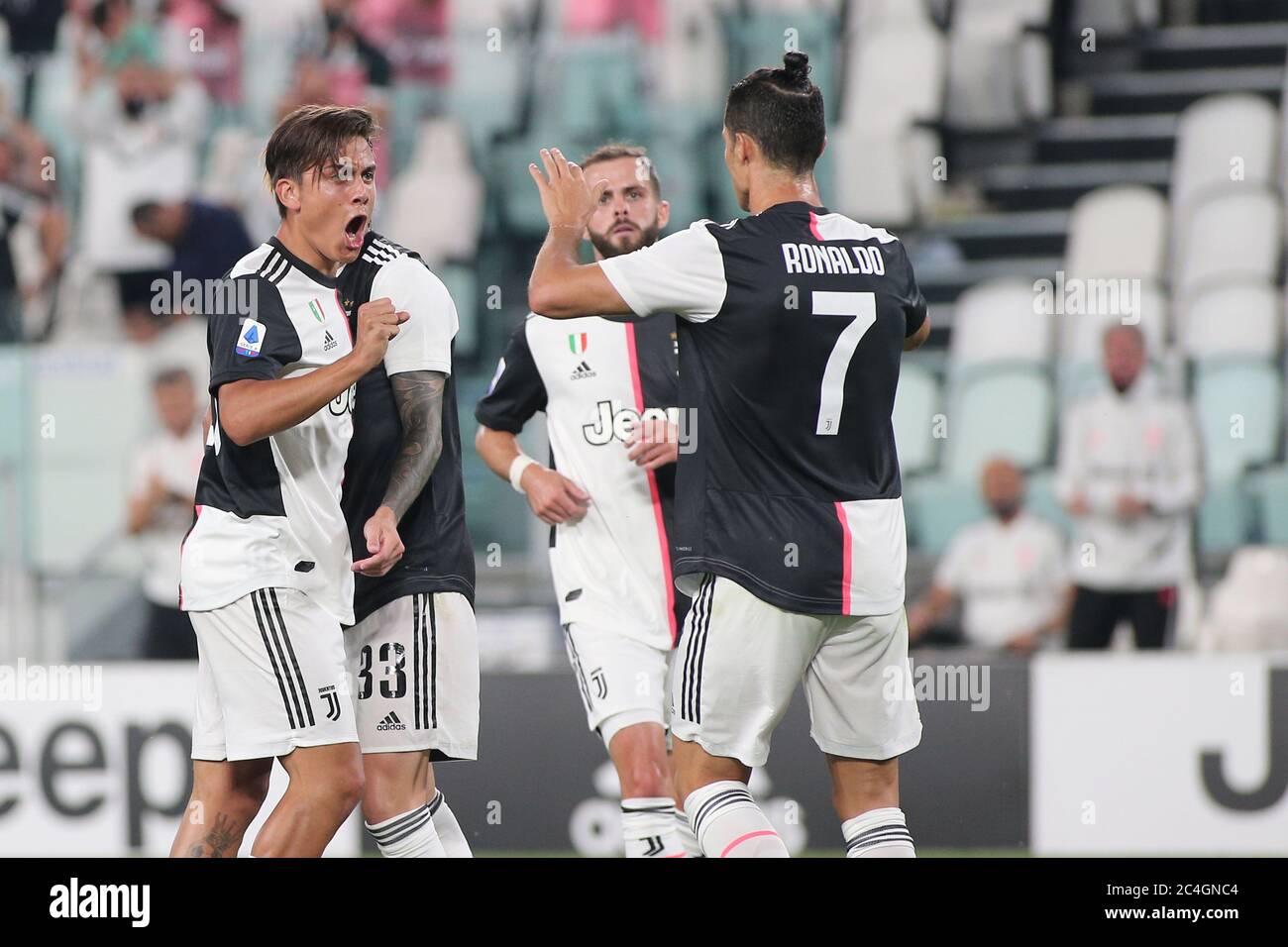 Juventus vs Ferencvarosi TC LINE-UPS: Ronaldo partners Dybala