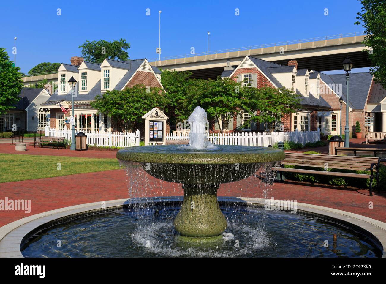 Fountain, Riverwalk Landing, Yorktown, Virginia, USA Stock Photo Alamy