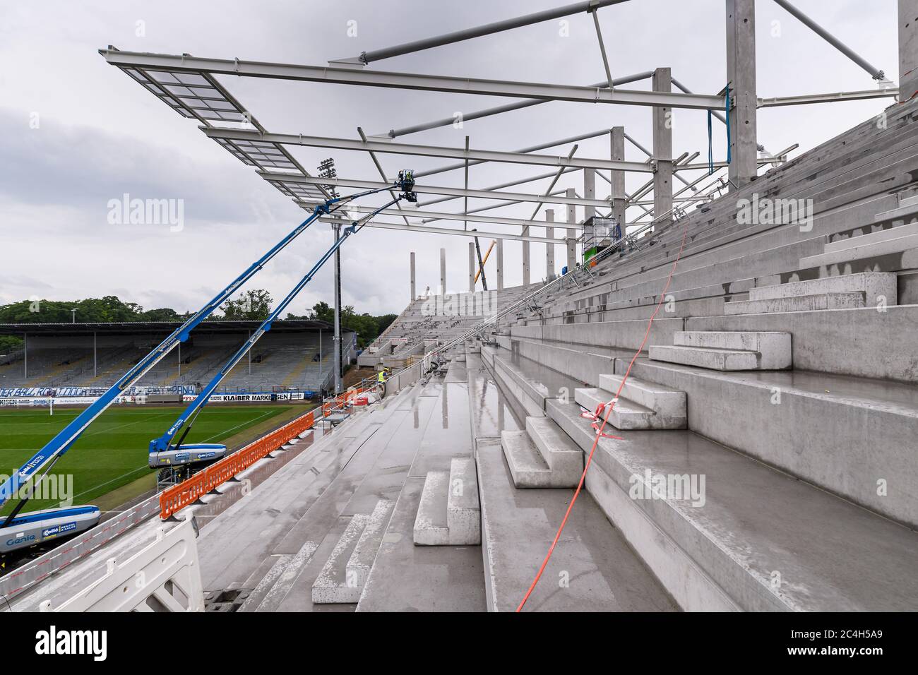 Karlsruhe, Deutschland. 16th June, 2020. Inside view The roof and the roof construction of the