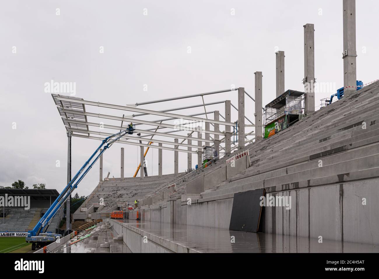 Karlsruhe, Deutschland. 16th June, 2020. Inside view The roof and the roof construction of the