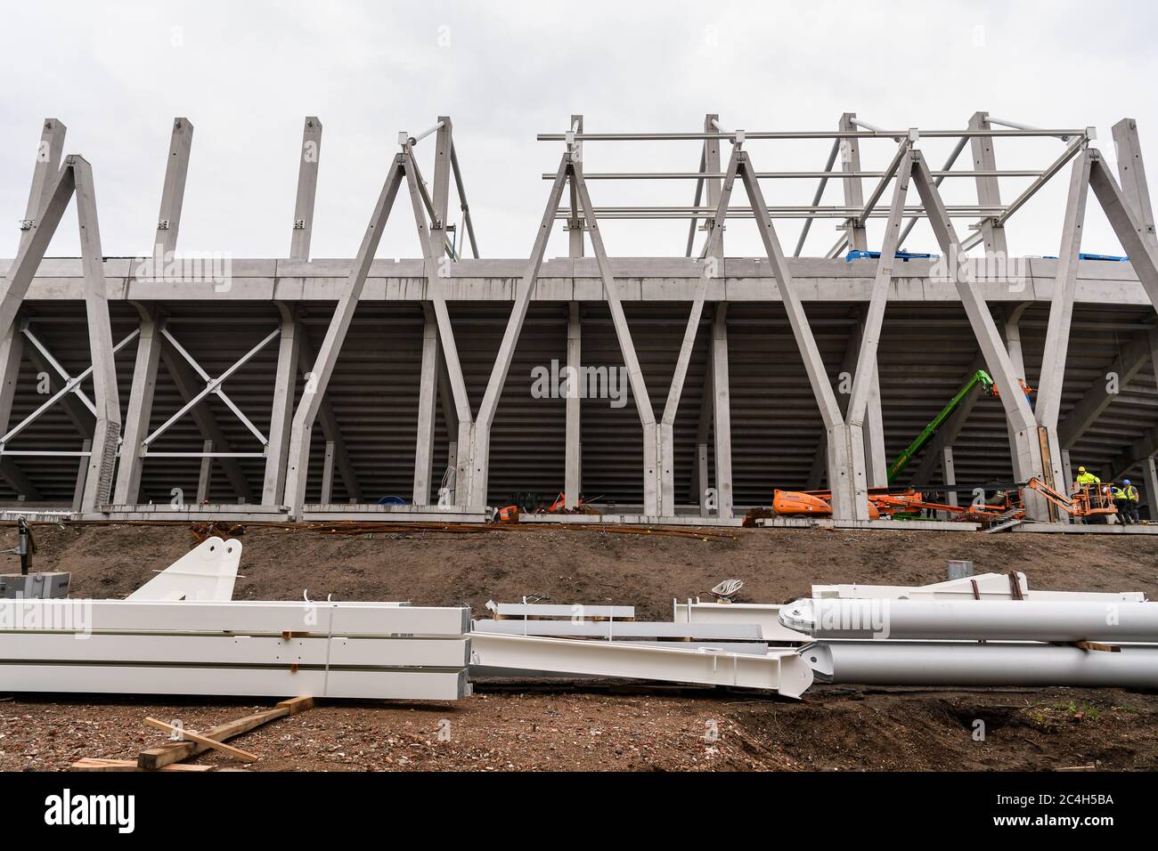 Karlsruhe, Deutschland. 16th June, 2020. Exterior view The roof and roof structure of the