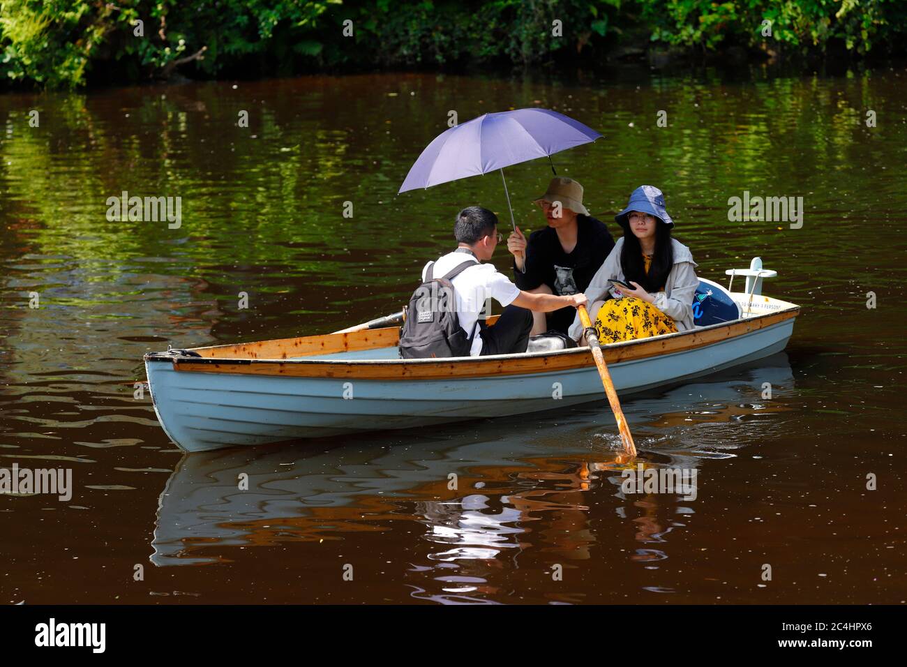 Hire a rowing boat hi-res stock photography and images - Alamy