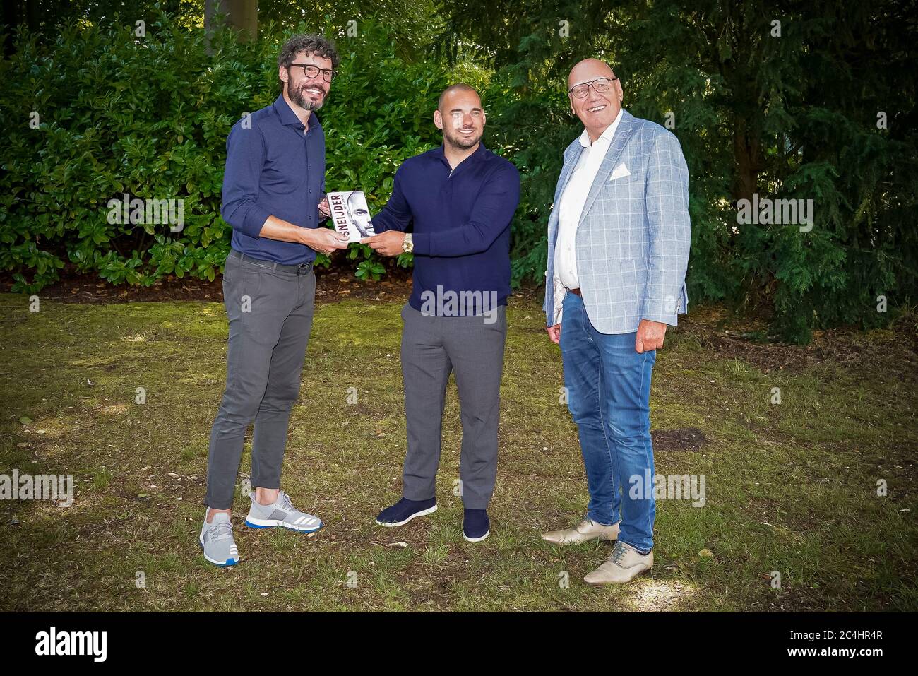 DOORN, Wesley Sneijder (M) presents his book Wesley, a biography written by Kees Jansma (R), Mark van Bommel (L) presents the first book, 27-06-2020, Oranjerie Doorn Credit: Pro Shots/Alamy Live News Stock Photo