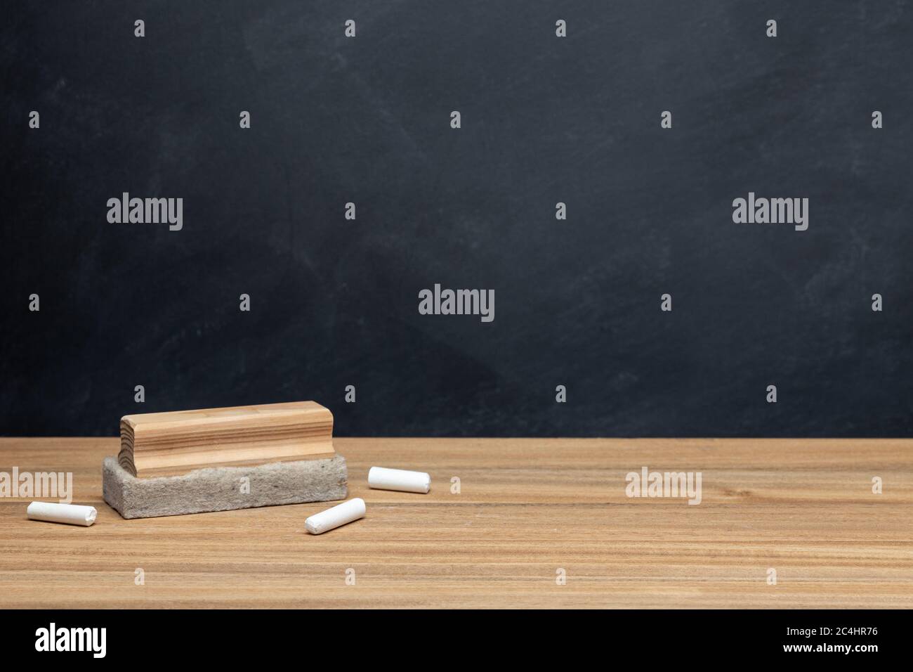 Blackboard Detail Chalk Eraser Stock Photo by ©nikokvfrmoto 444096914
